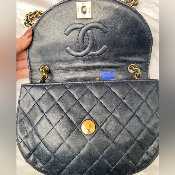 CHANEL Vintage Navy Half Moon Quilted Flap Bag - Picture 3 of 12
